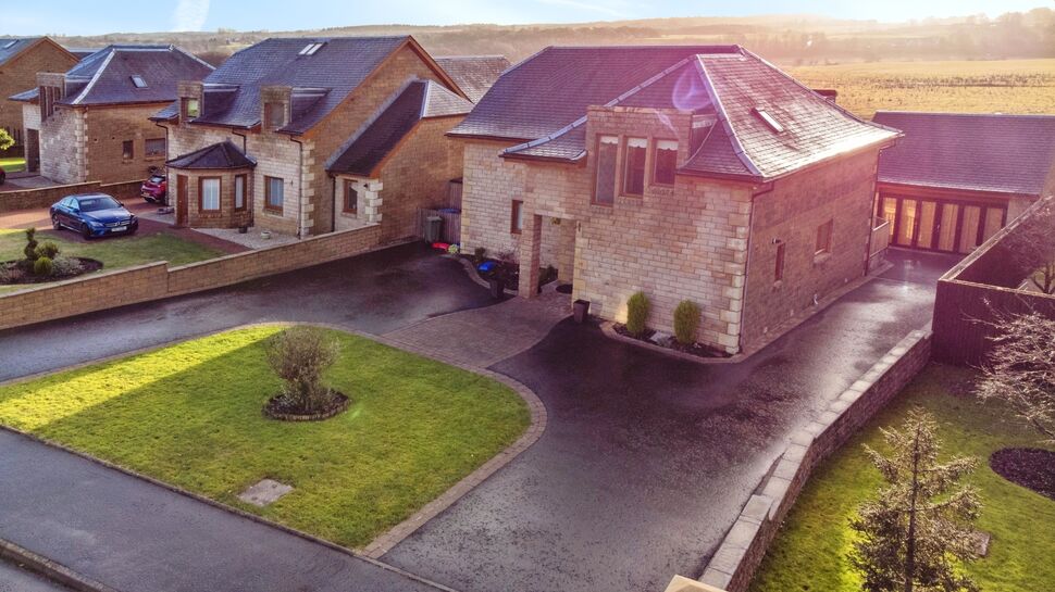 4 bedroom Detached House for sale, Lyoncross, Dennyloanhead, FK4 £445,000