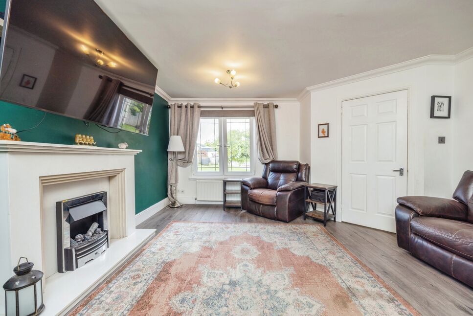 4 bedroom Detached House for sale, Meadow Court, Denny, FK6 £260,000