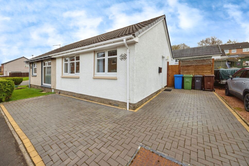 2 bedroom Semi Detached Bungalow for sale, Spottiswoode Gardens, Mid