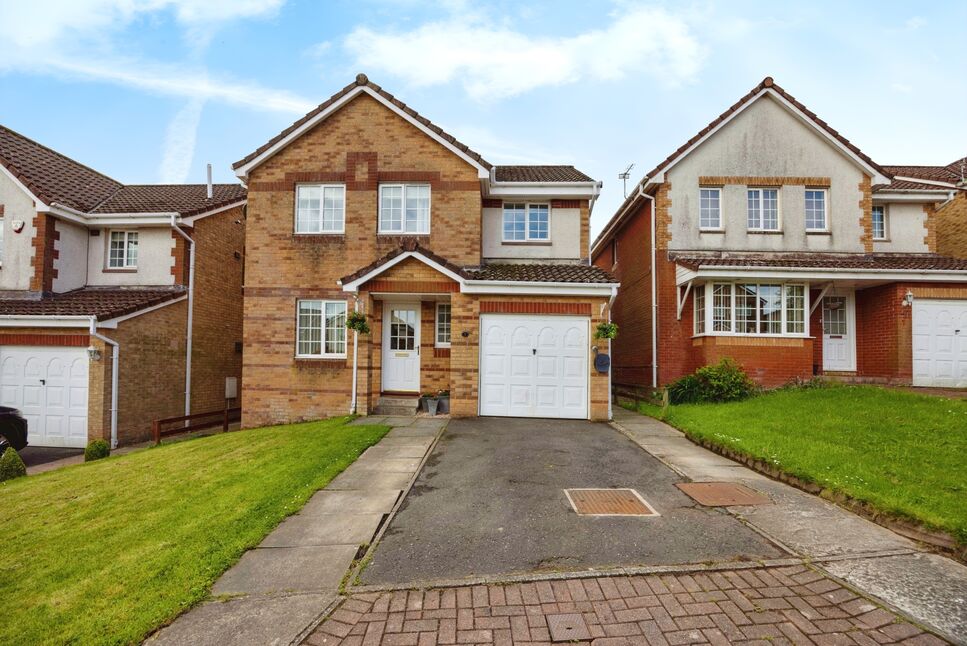 4 bedroom Detached House for sale, The Greens, Maddiston, FK2 £260,000