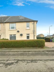 Newton Avenue, 2 bedroom  Flat to rent, £700 pcm