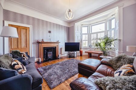 Harburn Road, 4 bedroom Semi Detached House for sale, £460,000
