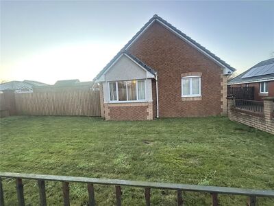 Westcraigs Road, 3 bedroom Bungalow to rent, &pound;1,500 pcm