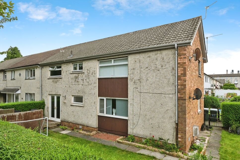 Main image of 2 bedroom  Flat for sale, Westerton Road, Grangemouth, Stirlingshire, FK3