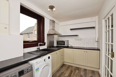3 bedroom Mid Terrace House for sale