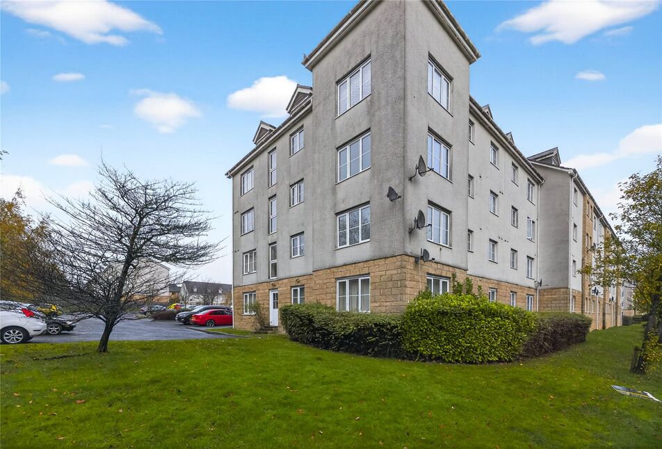 Main image of 2 bedroom  Flat for sale, Queens Crescent, West Lothian, EH54