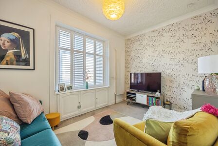 1 bedroom  Flat for sale