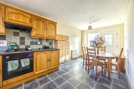 Lochridge Place, 3 bedroom Mid Terrace House for sale, &pound;136,000