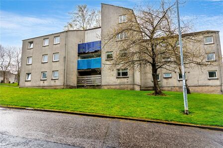 Skye Drive, 3 bedroom Flat for sale, &pound;85,000