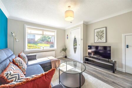Ochil View, 3 bedroom Mid Terrace House for sale, &pound;175,000