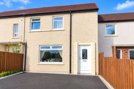 Carmuirs Drive, 2 bedroom Mid Terrace House to rent, &pound;1,050 pcm