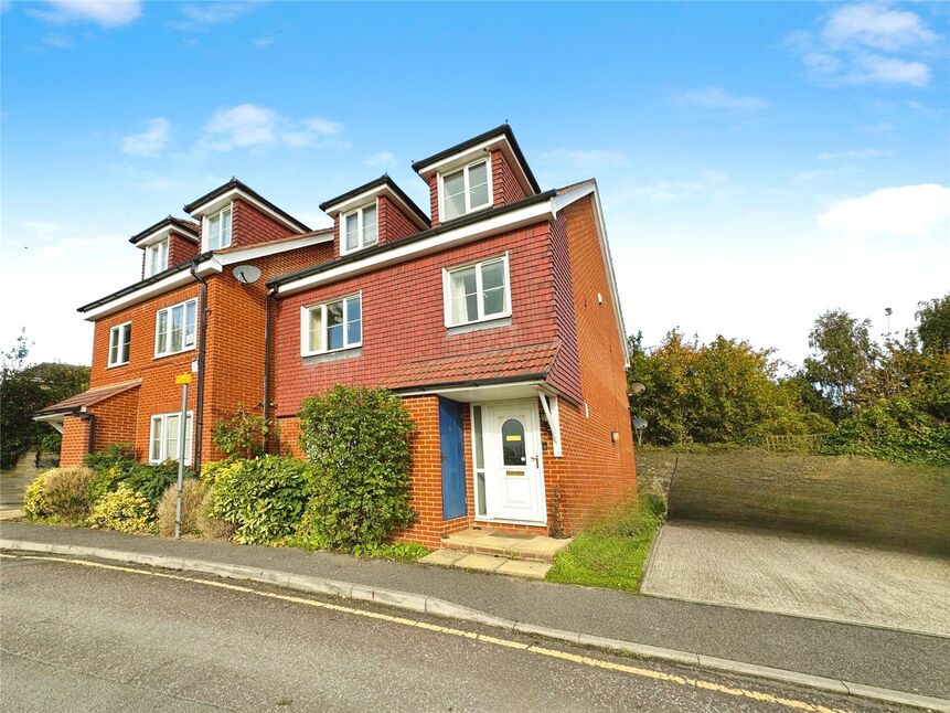 Main image of 1 bedroom Flat to rent, Sumpter Way, Faversham, Kent, ME13