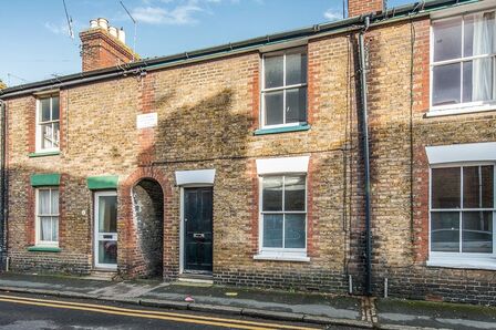 2 bedroom Mid Terrace House to rent