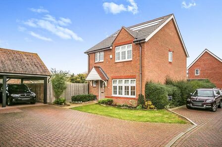 Lakeside Avenue, 4 bedroom Detached House to rent, £2,250 pcm
