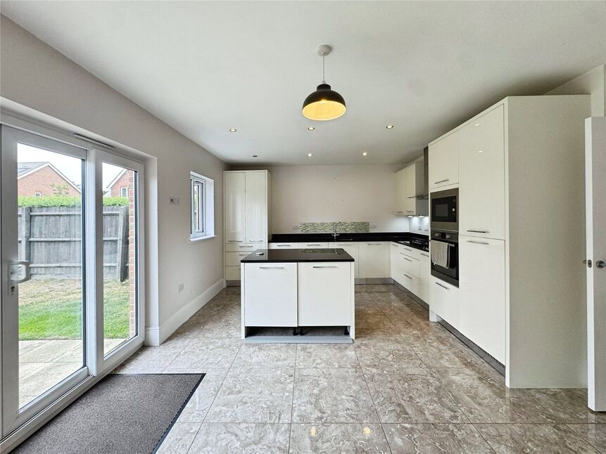 Kitchen / Dining Area