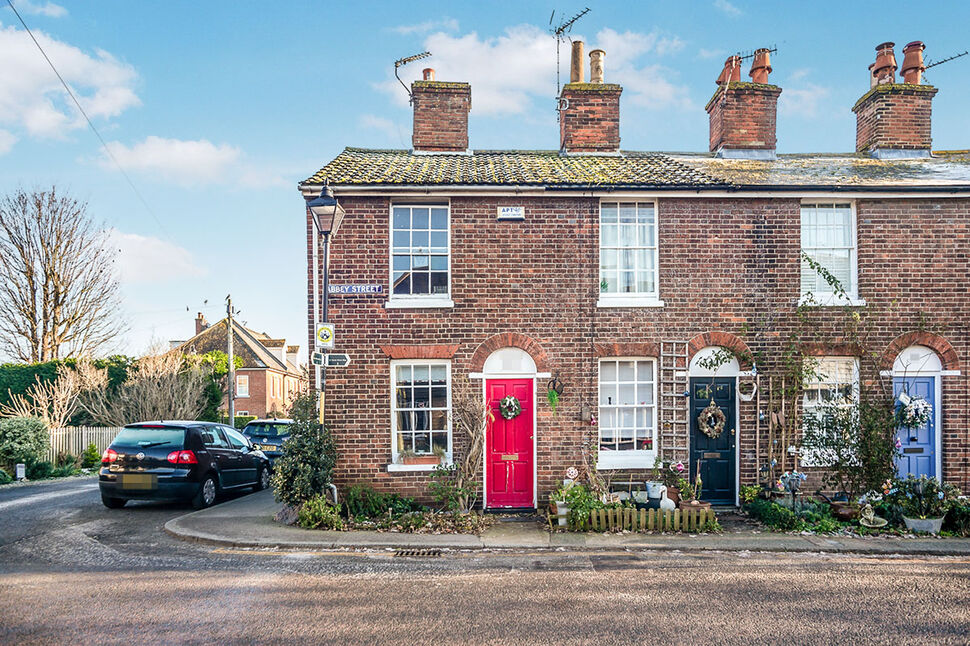 Main image of 2 bedroom End Terrace House to rent, Abbey Street, Faversham, Kent, ME13