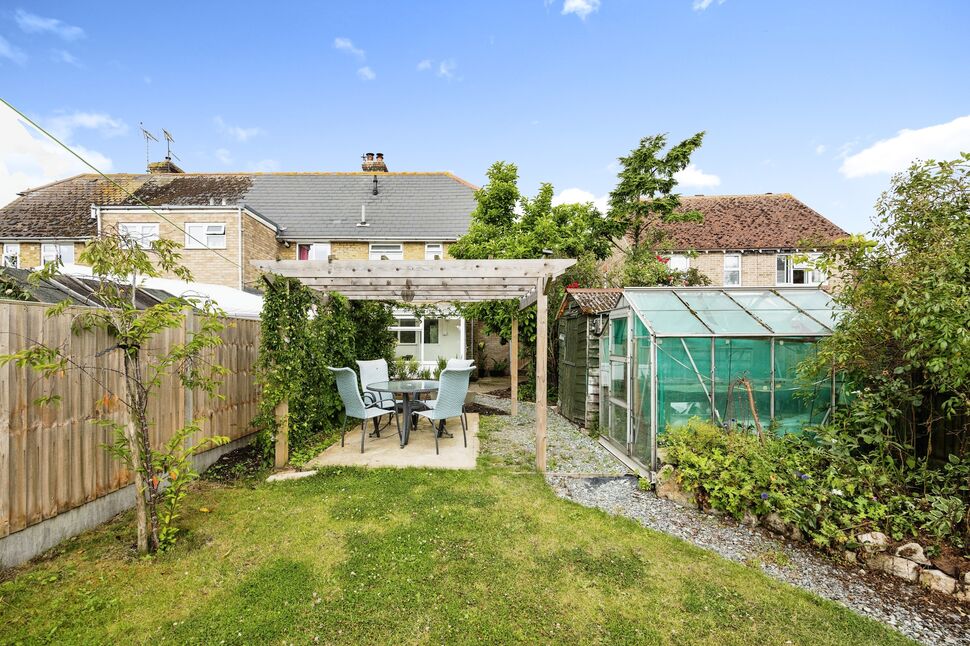 2 bedroom End Terrace House for sale, Seasalter Road, Graveney, ME13