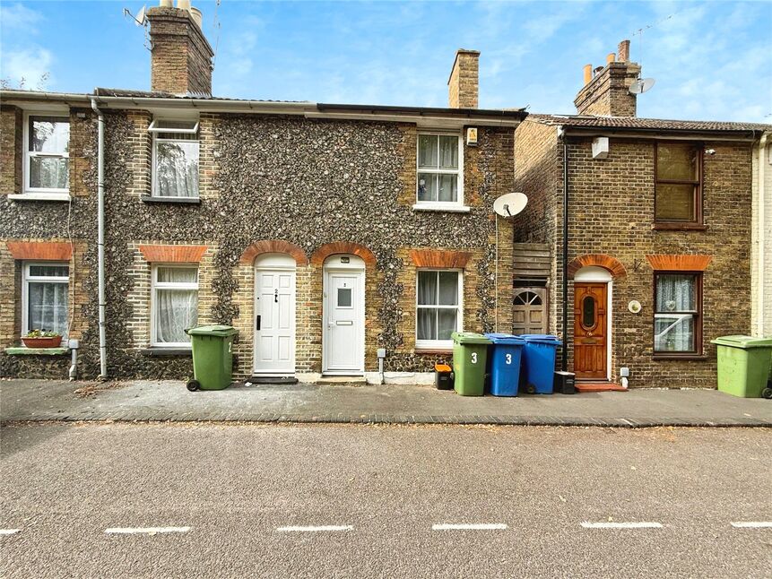 Main image of 2 bedroom Mid Terrace House to rent, Park Road, Faversham, Kent, ME13