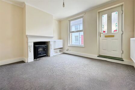 2 bedroom End Terrace House for sale