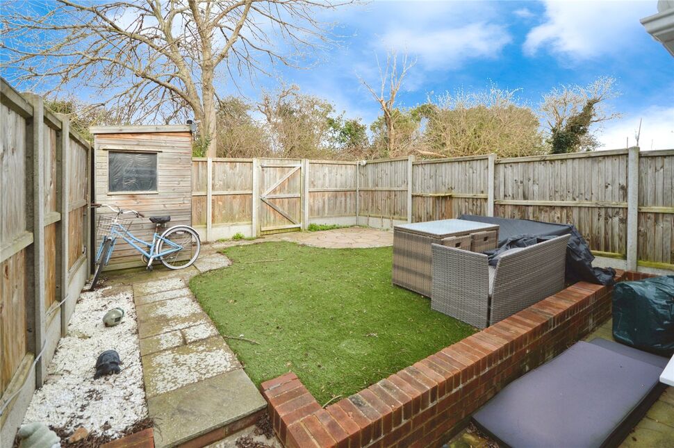 2 bedroom Mid Terrace House for sale, Abbey Fields, Faversham, ME13 £