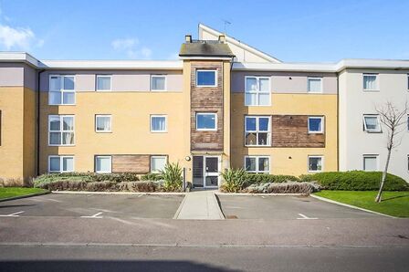 Olympia Way, 2 bedroom  Flat for sale, £200,000
