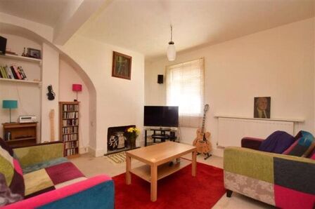 3 bedroom Mid Terrace House for sale