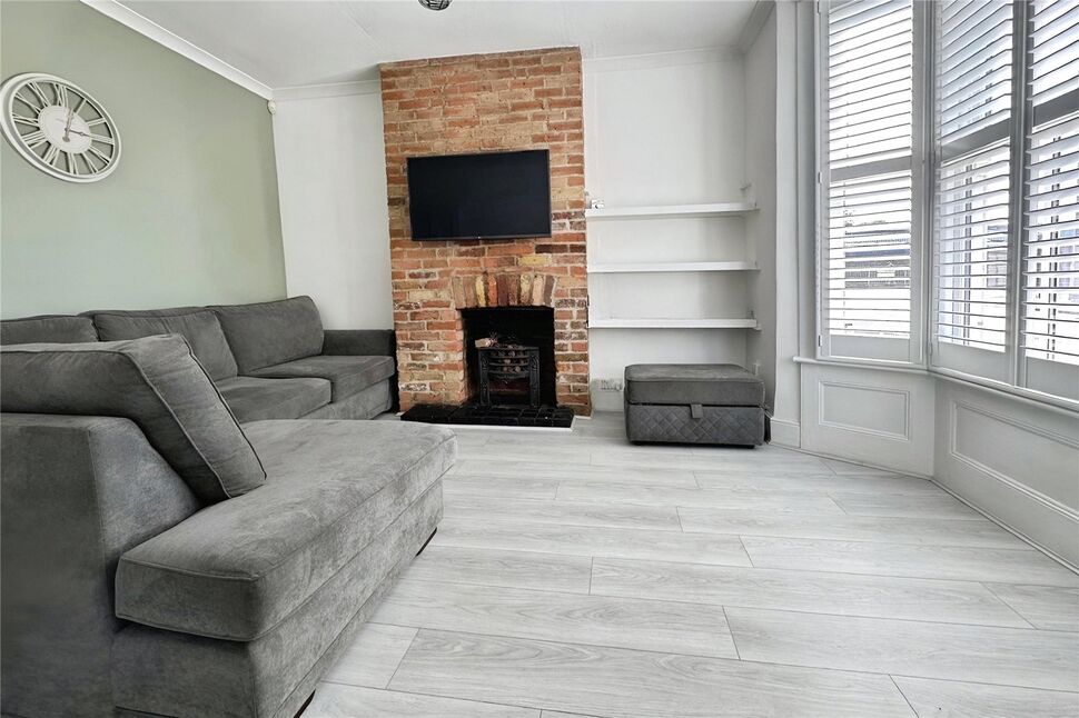 Main image of 4 bedroom End Terrace House for sale, Newton Road, Faversham, Kent, ME13