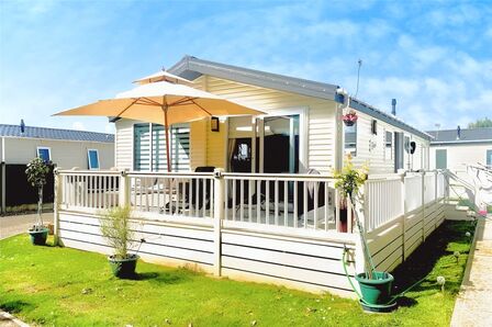 2 bedroom Detached Property for sale