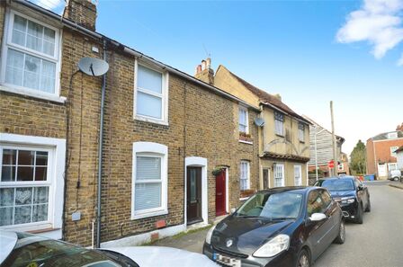 2 bedroom Mid Terrace House for sale