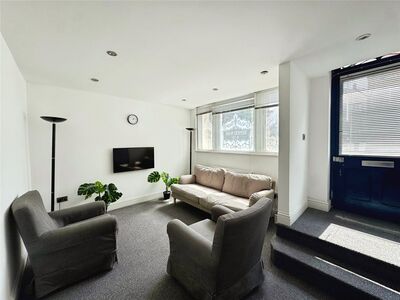 4 bedroom Mid Terrace House for sale