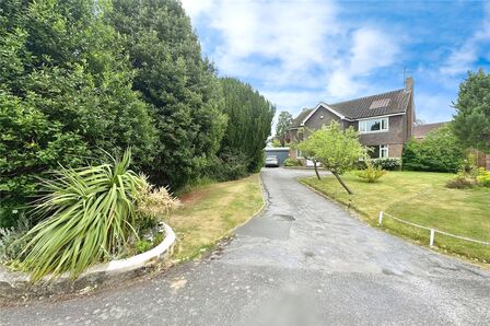 Bramley Avenue, 4 bedroom Detached House for sale, £750,000