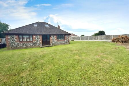 Throwley Forstal, 4 bedroom Detached Bungalow for sale, £725,000