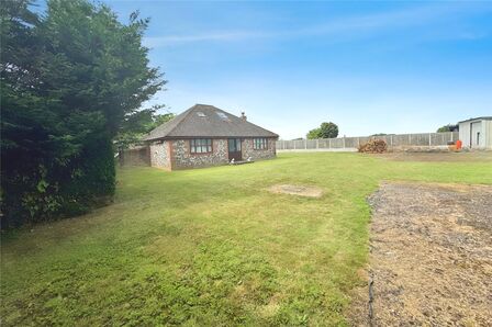 Throwley Forstal, 4 bedroom Detached Bungalow for sale, £725,000