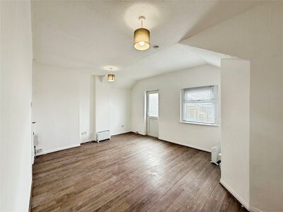 William Street, 1 bedroom  Flat to rent, £875 pcm