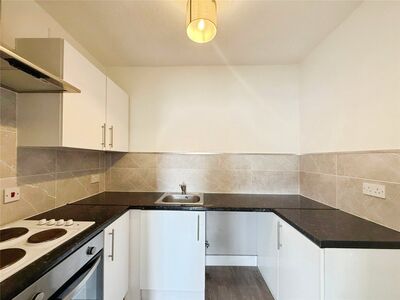 William Street, 1 bedroom  Flat to rent, £900 pcm