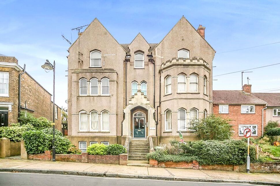 Main image of 1 bedroom Flat for sale, South Road, Faversham, Kent, ME13