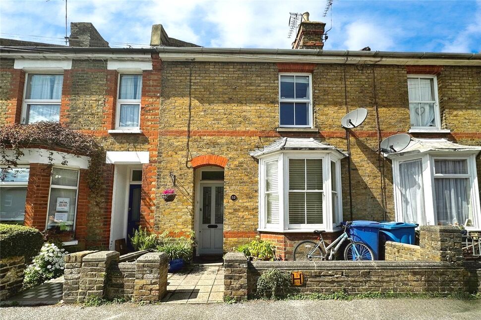 Main image of 3 bedroom Mid Terrace House for sale, Plantation Road, Faversham, Kent, ME13