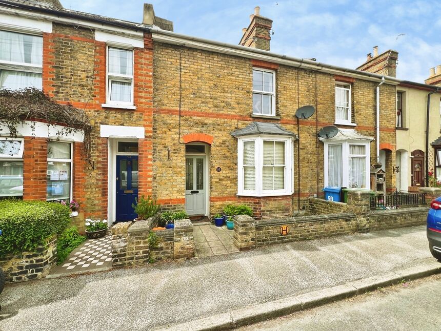Main image of 3 bedroom Mid Terrace House for sale, Plantation Road, Faversham, Kent, ME13