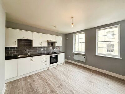 Market Street, 1 bedroom  Flat to rent, £925 pcm