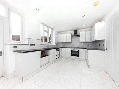 West Street, 4 bedroom End Terrace House to rent, £1,800 pcm