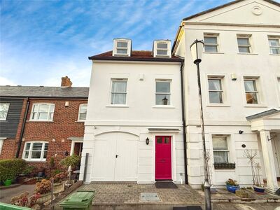 3 bedroom Semi Detached House to rent