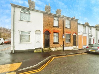 St. Johns Road, 2 bedroom Mid Terrace House for sale, £210,000