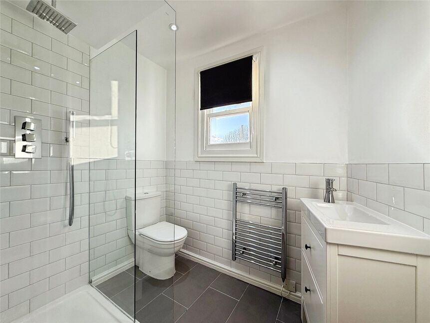 Main image of 2 bedroom  Flat to rent, Preston Street, Faversham, Kent, ME13