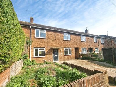 3 bedroom Mid Terrace House to rent