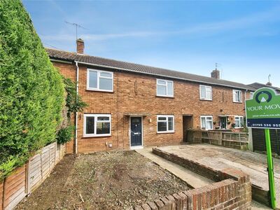 Fostall Road, 3 bedroom Mid Terrace House to rent, &pound;1,600 pcm