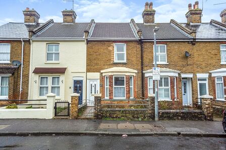 3 bedroom Mid Terrace House for sale