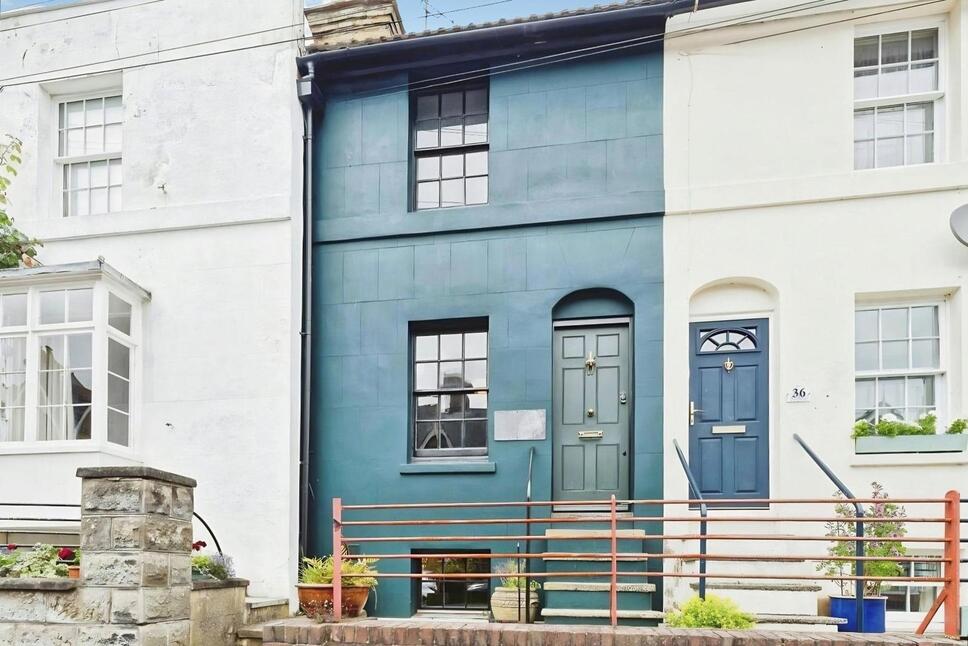Main image of 2 bedroom Mid Terrace House for sale, Ospringe Road, Faversham, Kent, ME13