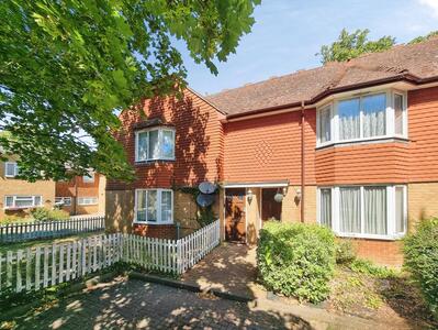 Spillett Close, 1 bedroom Flat to rent, &pound;950 pcm