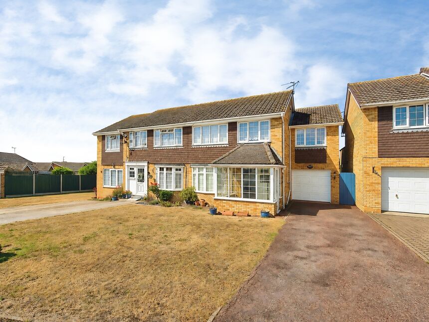 Main image of 4 bedroom Semi Detached House for sale, Columbia Avenue, Whitstable, Kent, CT5