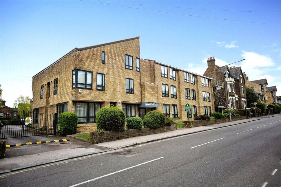 Main image of 3 bedroom Flat to rent, Newton Road, Faversham, Kent, ME13